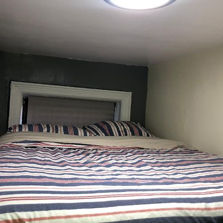 Private Room In A Shared Apartment 15 Minutes To Times Square! New York Esterno foto