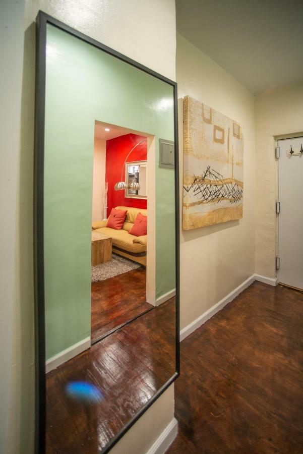 Private Room In A Shared Apartment 15 Minutes To Times Square! New York Esterno foto